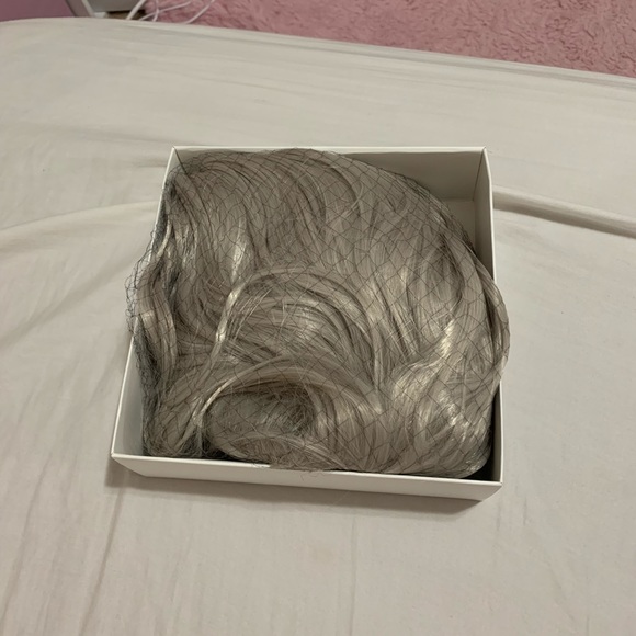 Grey wig - Picture 5 of 5